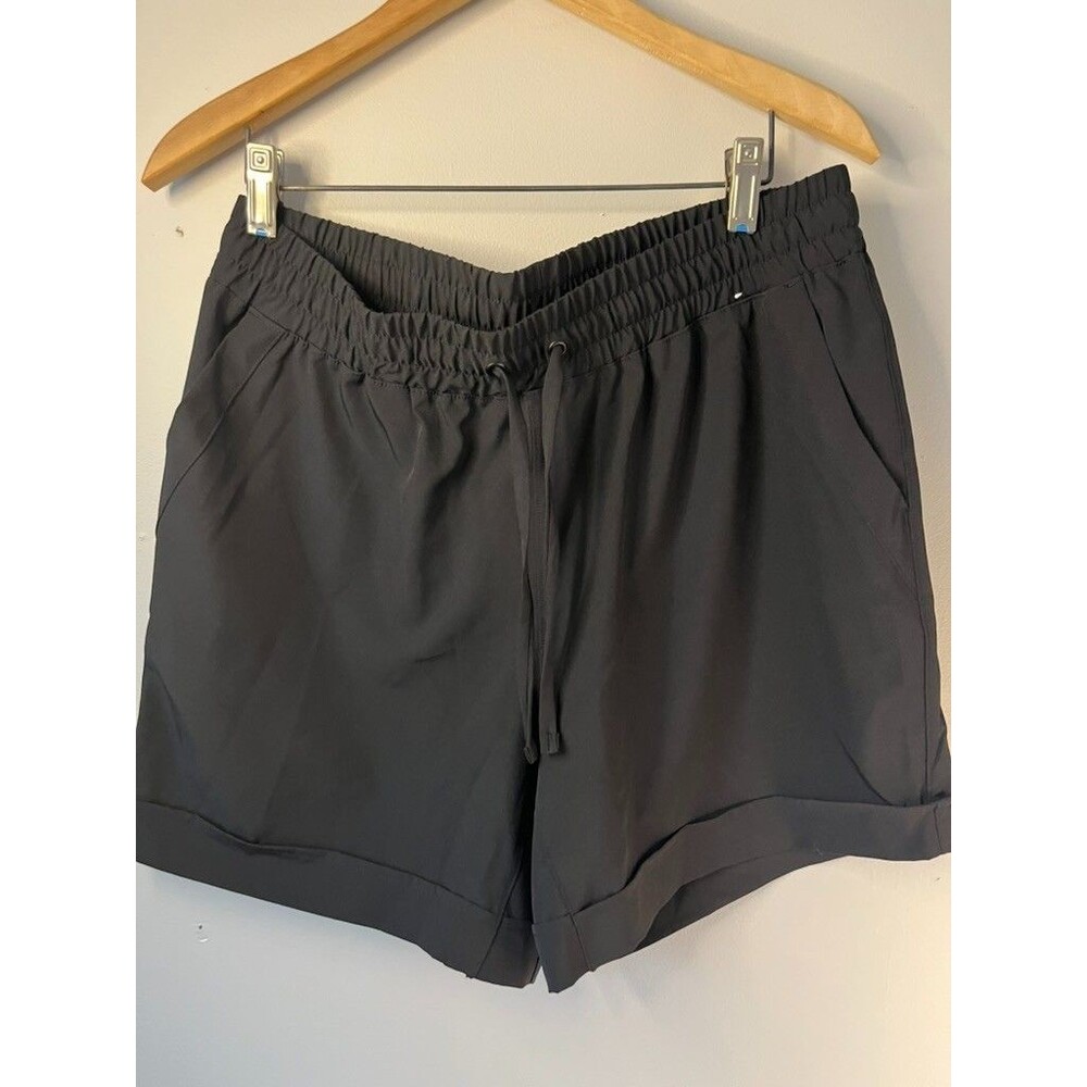 Mondetta Women’s Black Cuffed Shorts Size Medium Athletic Casual Stretch Comfort
